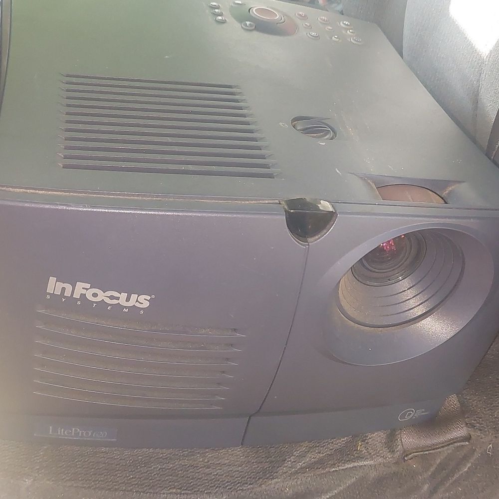 Infocus Lifepro 620 projector